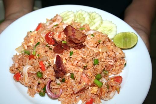 Жареный рис с морепродуктами и специями | Тайская кухня