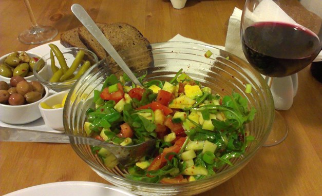 Овощной салат с рукколой, специи, приправы, пряности